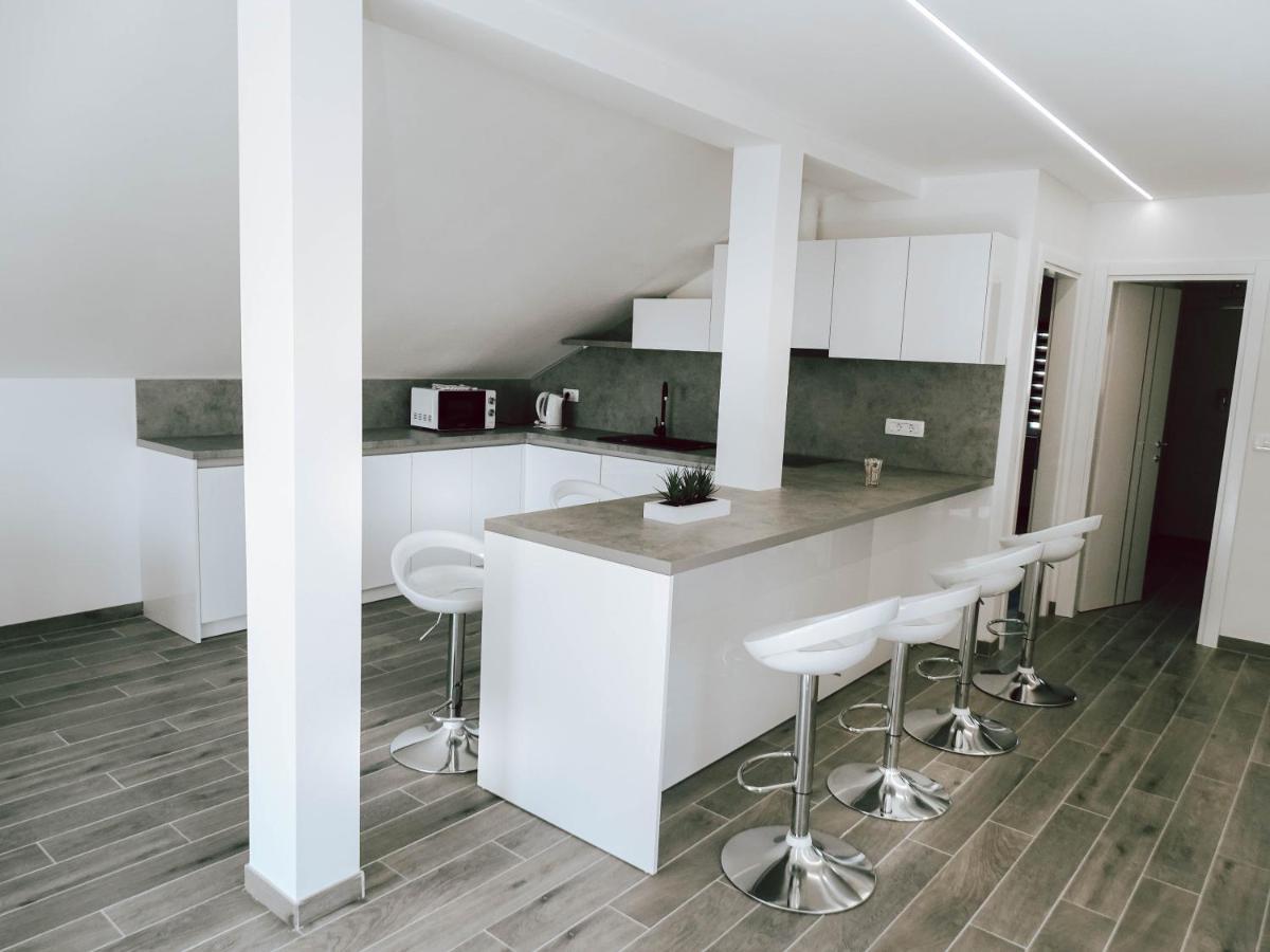 Apartment Drazena โตรกีร์ ภายนอก รูปภาพ