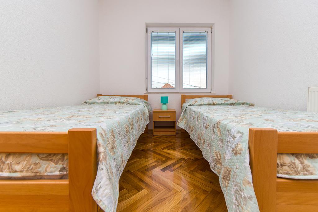Apartment Drazena โตรกีร์ ภายนอก รูปภาพ