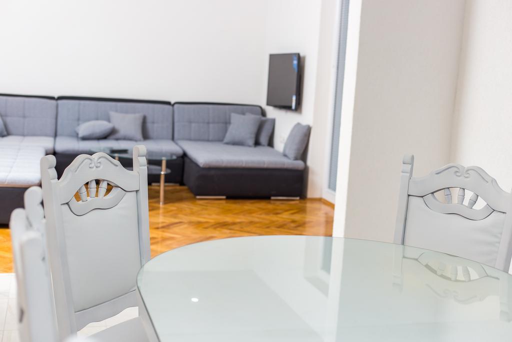 Apartment Drazena โตรกีร์ ภายนอก รูปภาพ