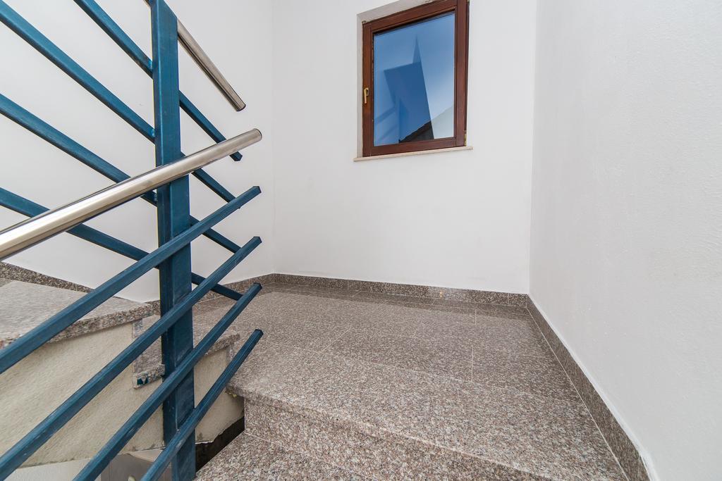 Apartment Drazena โตรกีร์ ภายนอก รูปภาพ