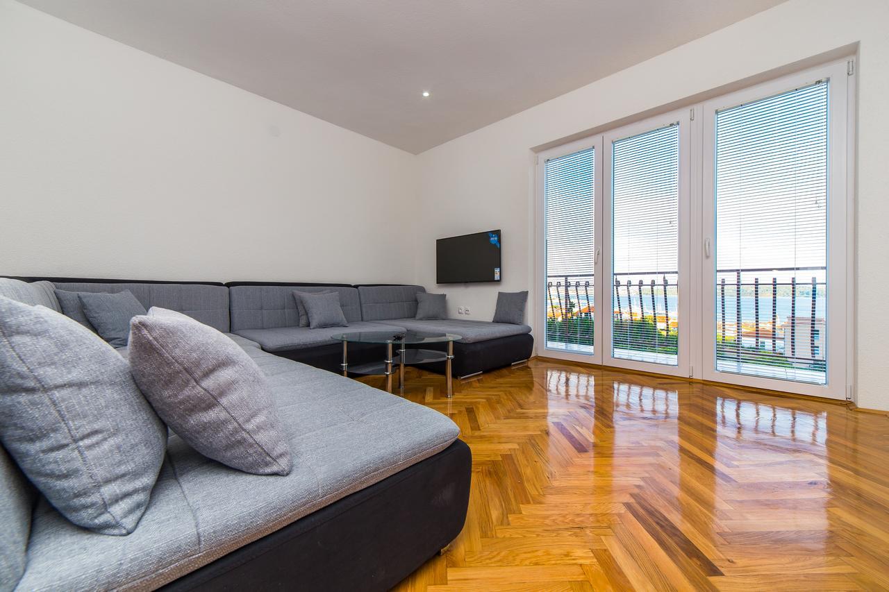 Apartment Drazena โตรกีร์ ภายนอก รูปภาพ