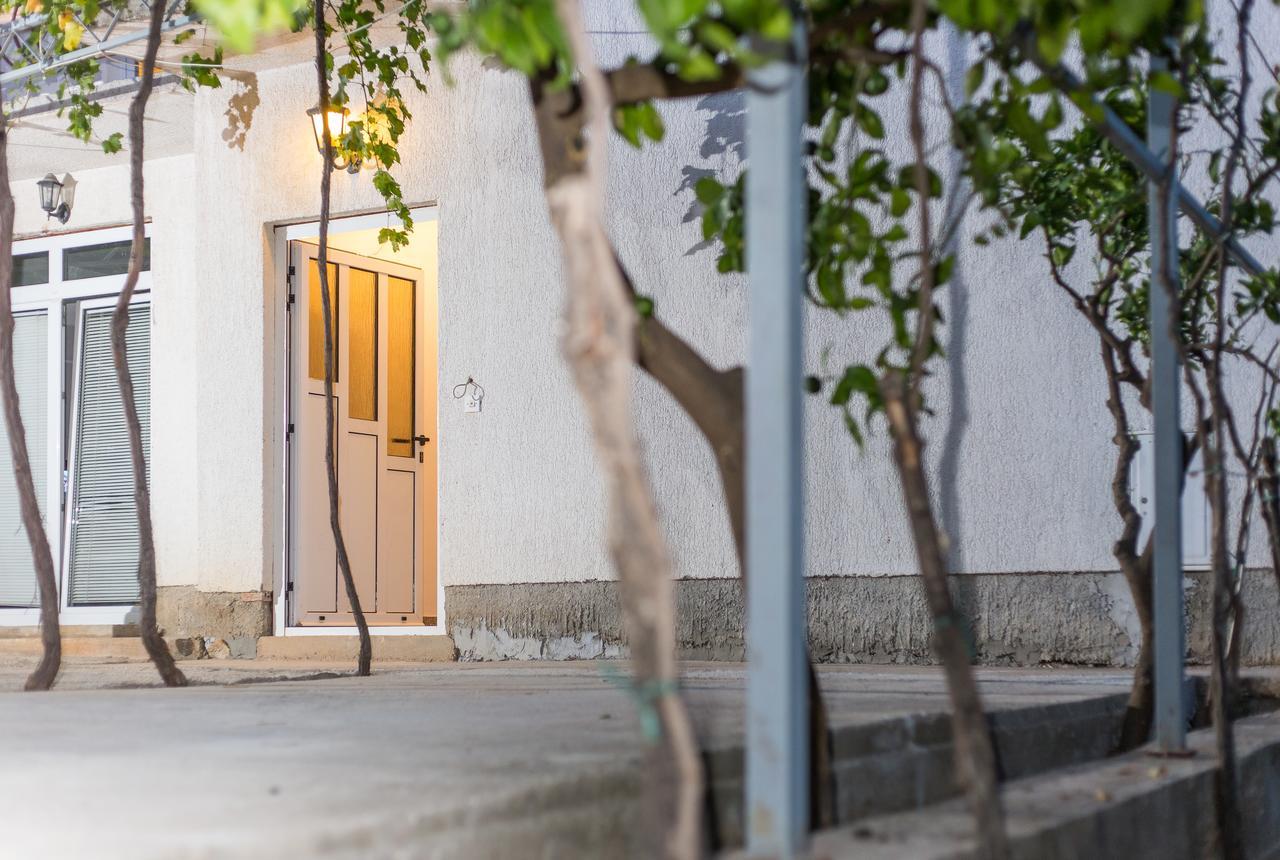 Apartment Drazena โตรกีร์ ภายนอก รูปภาพ